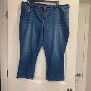 Women’s Cropped medium wash jeans with stretch